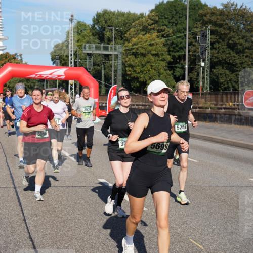 07.09.2025 - BARMER Alsterlauf Yannick Fuchs http://msf.ph/oto/8825515 07.09.2025 09:58:57 Laufen 5656, 2539, 35, 5699, 5259 meine-sportfotos.de
