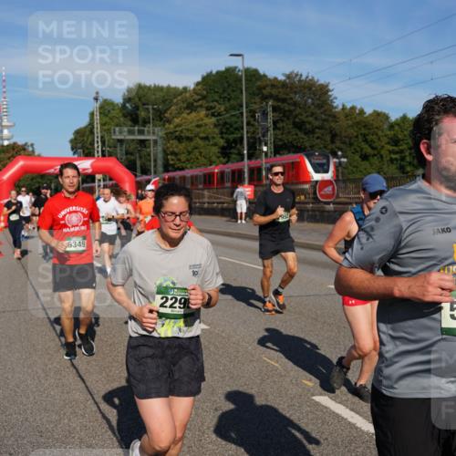 07.09.2025 - BARMER Alsterlauf Yannick Fuchs http://msf.ph/oto/8825542 07.09.2025 09:59:06 Laufen 6349, 229, 10, 951, 36, 5859 meine-sportfotos.de