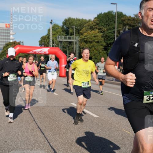 07.09.2025 - BARMER Alsterlauf Yannick Fuchs http://msf.ph/oto/8825585 07.09.2025 09:59:30 Laufen 8216, 4643, 3433, 36, 3229 meine-sportfotos.de