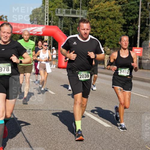 07.09.2025 - BARMER Alsterlauf Yannick Fuchs http://msf.ph/oto/8825639 07.09.2025 09:59:48 Laufen 3978, 48, 2039, 2482 meine-sportfotos.de