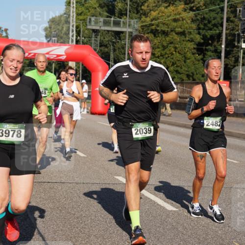 07.09.2025 - BARMER Alsterlauf Yannick Fuchs http://msf.ph/oto/8825640 07.09.2025 09:59:48 Laufen 3978, 48, 2039, 2482 meine-sportfotos.de