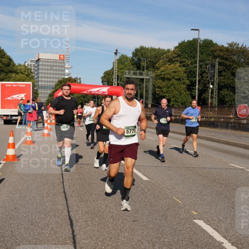 07.09.2025 - BARMER Alsterlauf Yannick Fuchs http://msf.ph/oto/8825678 07.09.2025 10:00:00 Laufen 5695, 5771, 6280 meine-sportfotos.de