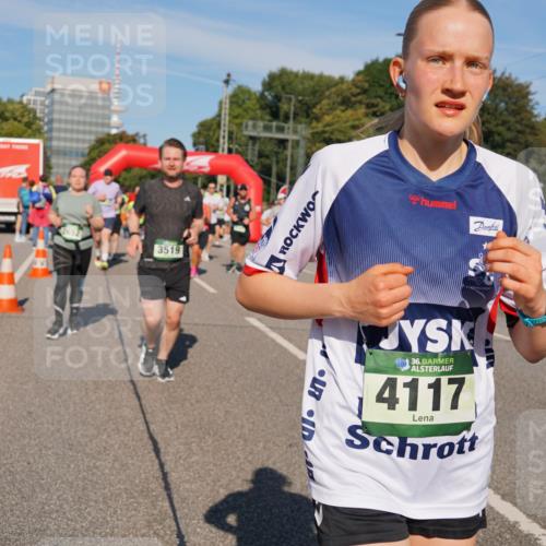 07.09.2025 - BARMER Alsterlauf Yannick Fuchs http://msf.ph/oto/8825701 07.09.2025 10:00:05 Laufen 3519, 10, 36, 4117 meine-sportfotos.de