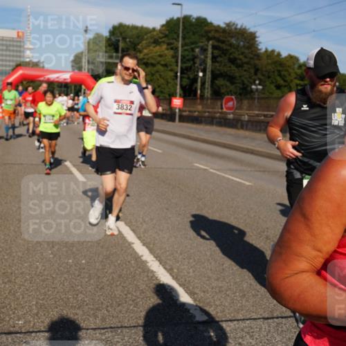 07.09.2025 - BARMER Alsterlauf Yannick Fuchs http://msf.ph/oto/8825723 07.09.2025 10:00:11 Laufen 3832 meine-sportfotos.de
