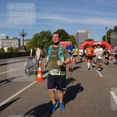 07.09.2025 - BARMER Alsterlauf Yannick Fuchs http://msf.ph/oto/8825750 07.09.2025 10:00:17 Laufen 2956, 2118, 4868, 127, 4074, 3352 meine-sportfotos.de