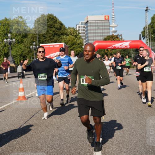 07.09.2025 - BARMER Alsterlauf Yannick Fuchs http://msf.ph/oto/8825833 07.09.2025 10:00:44 Laufen 8166, 8, 5612, 986, 8183, 4877, 17, 213 meine-sportfotos.de