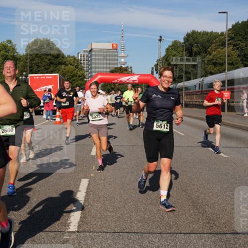 07.09.2025 - BARMER Alsterlauf Yannick Fuchs http://msf.ph/oto/8825849 07.09.2025 10:00:48 Laufen 2600, 60, 8179, 5923, 5612 meine-sportfotos.de