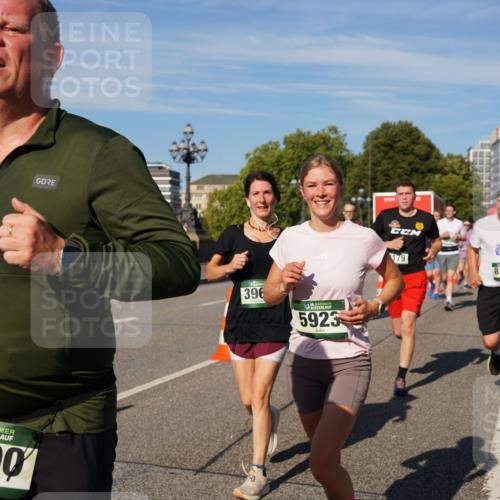 07.09.2025 - BARMER Alsterlauf Yannick Fuchs http://msf.ph/oto/8825855 07.09.2025 10:00:49 Laufen 36, 2600, 396, 5923, 79, 8180 meine-sportfotos.de