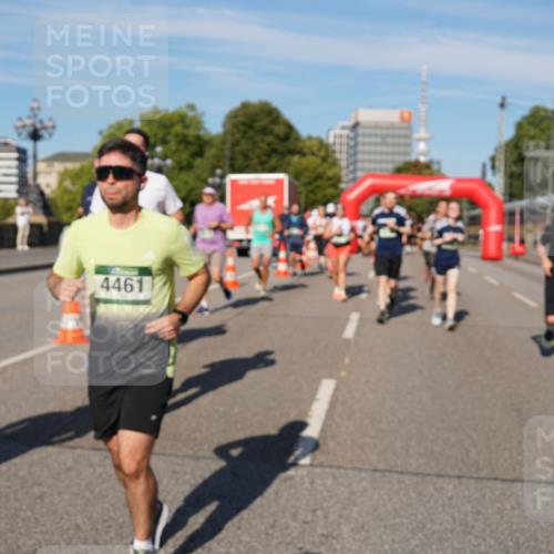 07.09.2025 - BARMER Alsterlauf Yannick Fuchs http://msf.ph/oto/8825867 07.09.2025 10:00:53 Laufen 4461 meine-sportfotos.de