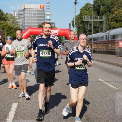 07.09.2025 - BARMER Alsterlauf Yannick Fuchs http://msf.ph/oto/8825873 07.09.2025 10:00:56 Laufen 3913, 2280, 6684, 4730, 4728 meine-sportfotos.de