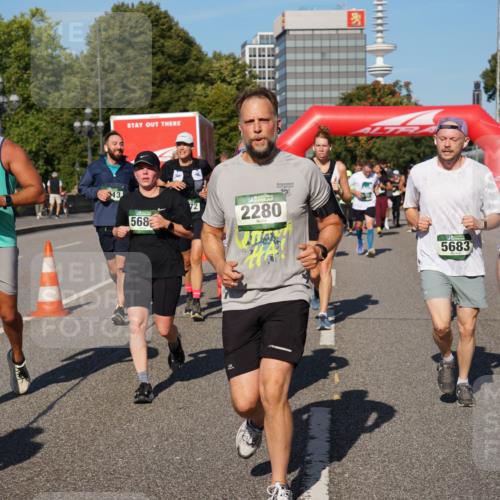 07.09.2025 - BARMER Alsterlauf Yannick Fuchs http://msf.ph/oto/8825876 07.09.2025 10:00:57 Laufen 8243, 13, 72, 568, 2280, 5683, 47 meine-sportfotos.de