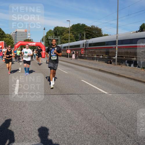 07.09.2025 - BARMER Alsterlauf Yannick Fuchs http://msf.ph/oto/8825887 07.09.2025 10:01:01 Laufen 3938, 5868, 3685, 4 meine-sportfotos.de