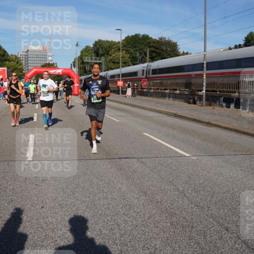 07.09.2025 - BARMER Alsterlauf Yannick Fuchs http://msf.ph/oto/8825888 07.09.2025 10:01:01 Laufen 2, 3685 meine-sportfotos.de