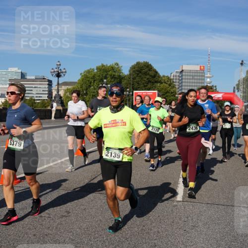 07.09.2025 - BARMER Alsterlauf Yannick Fuchs http://msf.ph/oto/8825905 07.09.2025 10:01:06 Laufen 5379, 2139, 3173, 5815, 2436, 2120 meine-sportfotos.de