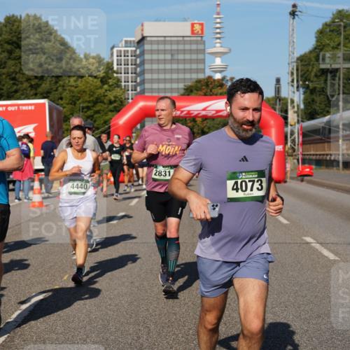 07.09.2025 - BARMER Alsterlauf Yannick Fuchs http://msf.ph/oto/8825933 07.09.2025 10:01:15 Laufen 93, 5578, 4440, 2831, 36, 4073 meine-sportfotos.de
