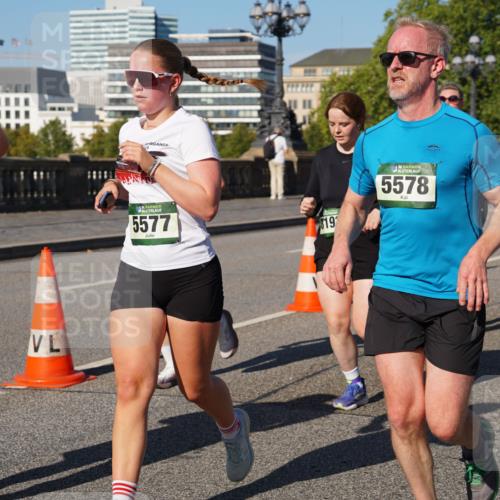 07.09.2025 - BARMER Alsterlauf Yannick Fuchs http://msf.ph/oto/8825937 07.09.2025 10:01:16 Laufen 5577, 19, 36, 5578, 4 meine-sportfotos.de