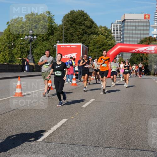 07.09.2025 - BARMER Alsterlauf Yannick Fuchs http://msf.ph/oto/8825945 07.09.2025 10:01:19 Laufen 4666 meine-sportfotos.de