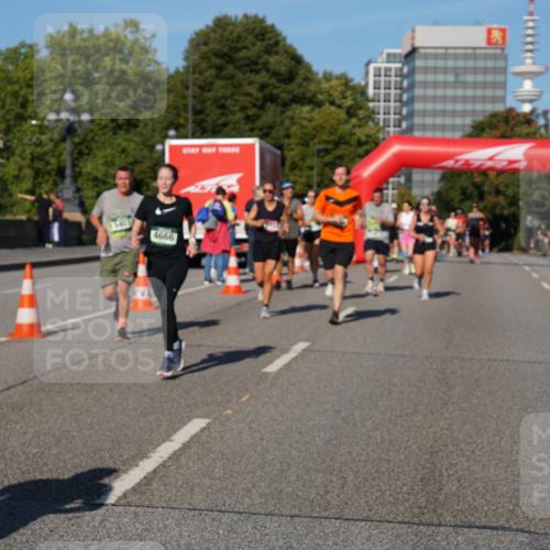 07.09.2025 - BARMER Alsterlauf Yannick Fuchs http://msf.ph/oto/8825946 07.09.2025 10:01:19 Laufen 999 meine-sportfotos.de