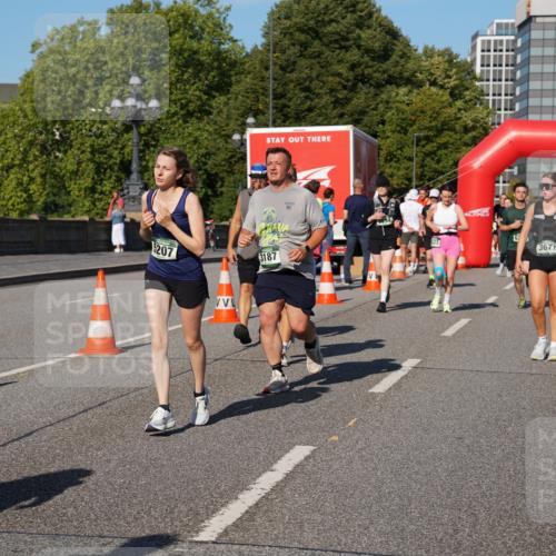 07.09.2025 - BARMER Alsterlauf Yannick Fuchs http://msf.ph/oto/8825959 07.09.2025 10:01:24 Laufen 5207, 3187, 3671 meine-sportfotos.de
