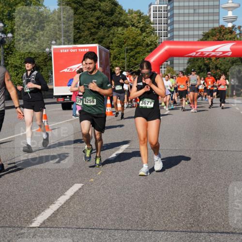 07.09.2025 - BARMER Alsterlauf Yannick Fuchs http://msf.ph/oto/8825965 07.09.2025 10:01:27 Laufen 4775, 35, 527, 6259, 3677, 2359 meine-sportfotos.de