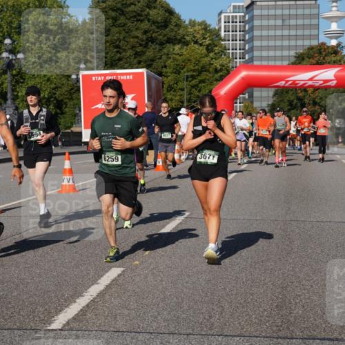 07.09.2025 - BARMER Alsterlauf Yannick Fuchs http://msf.ph/oto/8825967 07.09.2025 10:01:27 Laufen 4775, 3594, 8027, 6259, 3671, 1022 meine-sportfotos.de