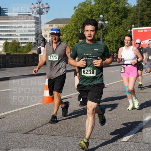 07.09.2025 - BARMER Alsterlauf Yannick Fuchs http://msf.ph/oto/8825970 07.09.2025 10:01:28 Laufen 4775, 6259, 527, 8027, 3671 meine-sportfotos.de