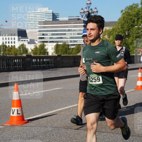 07.09.2025 - BARMER Alsterlauf Yannick Fuchs http://msf.ph/oto/8825973 07.09.2025 10:01:29 Laufen 36, 6259, 527 meine-sportfotos.de