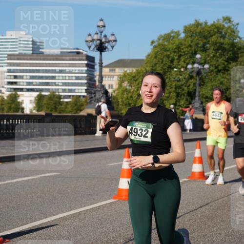 07.09.2025 - BARMER Alsterlauf Yannick Fuchs http://msf.ph/oto/8825983 07.09.2025 10:01:35 Laufen 36, 4932, 4642, 283, 2768 meine-sportfotos.de