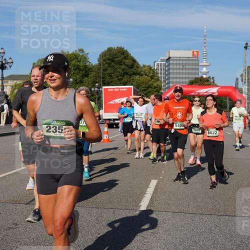 07.09.2025 - BARMER Alsterlauf Yannick Fuchs http://msf.ph/oto/8825992 07.09.2025 10:01:37 Laufen 36, 235, 2504, 27, 3958, 5408, 5670, 6022, 5137 meine-sportfotos.de