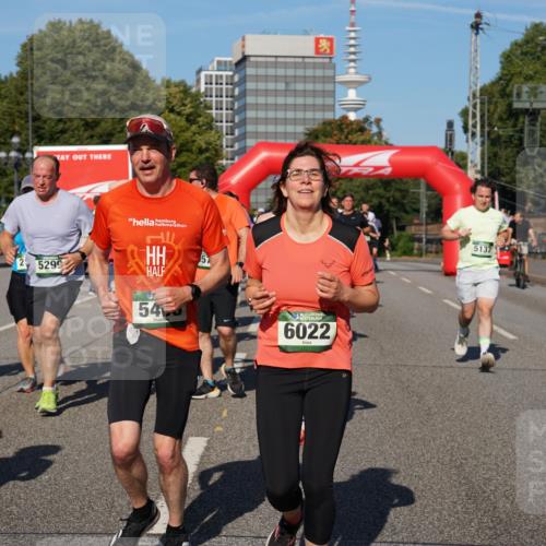 07.09.2025 - BARMER Alsterlauf Yannick Fuchs http://msf.ph/oto/8825997 07.09.2025 10:01:38 Laufen 8346, 5299, 30, 54, 136, 6022, 5137 meine-sportfotos.de
