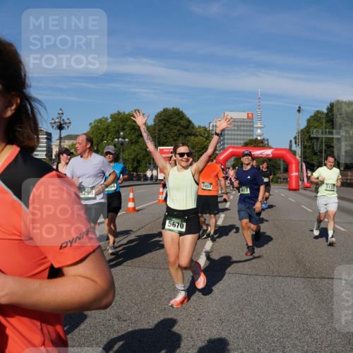 07.09.2025 - BARMER Alsterlauf Yannick Fuchs http://msf.ph/oto/8826002 07.09.2025 10:01:39 Laufen 9, 36, 6022, 5299, 04, 5670, 3957, 5137, 4817 meine-sportfotos.de