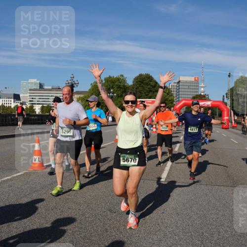 07.09.2025 - BARMER Alsterlauf Yannick Fuchs http://msf.ph/oto/8826005 07.09.2025 10:01:40 Laufen 5299, 2504, 5670, 5137, 3957, 4817 meine-sportfotos.de