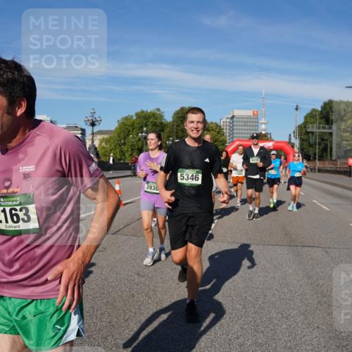 07.09.2025 - BARMER Alsterlauf Yannick Fuchs http://msf.ph/oto/8826029 07.09.2025 10:01:45 Laufen 136, 2163, 3930, 5346, 4035 meine-sportfotos.de