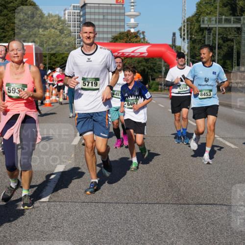 07.09.2025 - BARMER Alsterlauf Yannick Fuchs http://msf.ph/oto/8826044 07.09.2025 10:01:49 Laufen 40, 593, 5719, 4310, 8457, 8453, 8467 meine-sportfotos.de