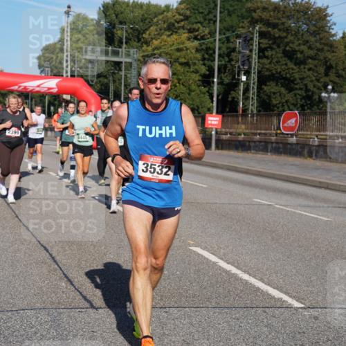 07.09.2025 - BARMER Alsterlauf Yannick Fuchs http://msf.ph/oto/8826071 07.09.2025 10:02:02 Laufen 1991, 2399, 8445, 3532 meine-sportfotos.de