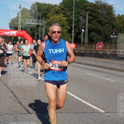 07.09.2025 - BARMER Alsterlauf Yannick Fuchs http://msf.ph/oto/8826072 07.09.2025 10:02:02 Laufen 3991, 2399, 8445, 353 meine-sportfotos.de