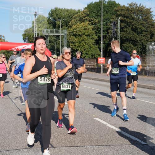 07.09.2025 - BARMER Alsterlauf Yannick Fuchs http://msf.ph/oto/8826123 07.09.2025 10:02:18 Laufen 8101, 5478, 5621, 5762, 8335, 632 meine-sportfotos.de