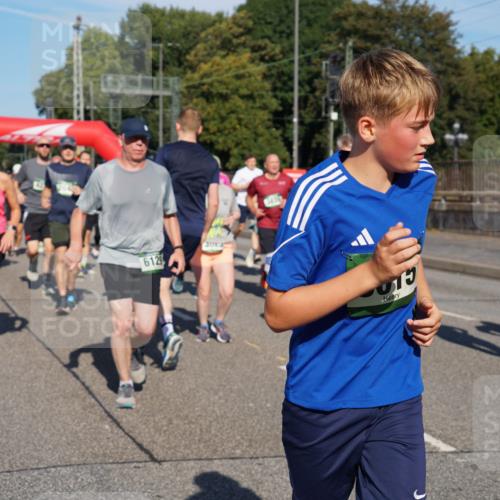 07.09.2025 - BARMER Alsterlauf Yannick Fuchs http://msf.ph/oto/8826130 07.09.2025 10:02:19 Laufen 8101, 612, 8332 meine-sportfotos.de