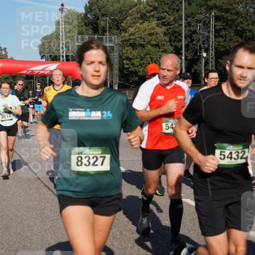 07.09.2025 - BARMER Alsterlauf Yannick Fuchs http://msf.ph/oto/8826142 07.09.2025 10:02:24 Laufen 3810, 24, 8327, 542, 5432 meine-sportfotos.de