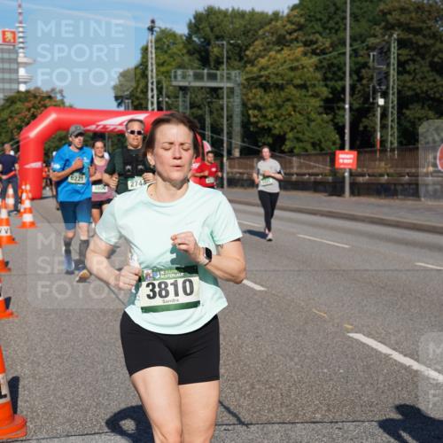07.09.2025 - BARMER Alsterlauf Yannick Fuchs http://msf.ph/oto/8826149 07.09.2025 10:02:27 Laufen 6221, 3806, 2744, 1321, 36, 3810 meine-sportfotos.de