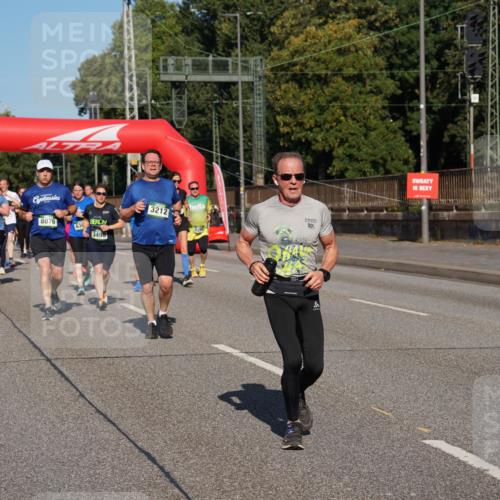 07.09.2025 - BARMER Alsterlauf Yannick Fuchs http://msf.ph/oto/8826161 07.09.2025 10:02:36 Laufen 3275, 3212, 8076, 63, 10, 3490, 6, 6842 meine-sportfotos.de