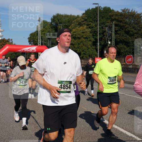 07.09.2025 - BARMER Alsterlauf Yannick Fuchs http://msf.ph/oto/8826195 07.09.2025 10:02:53 Laufen 3439, 36, 4854, 5, 3804, 36, 6149 meine-sportfotos.de