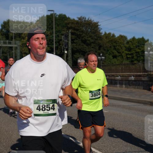 07.09.2025 - BARMER Alsterlauf Yannick Fuchs http://msf.ph/oto/8826198 07.09.2025 10:02:54 Laufen 3439, 36, 4854, 3804 meine-sportfotos.de