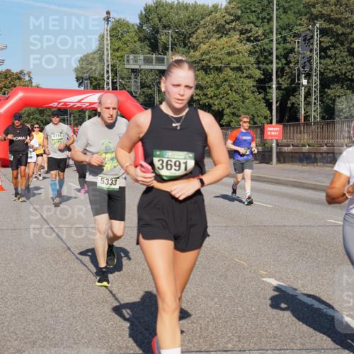 07.09.2025 - BARMER Alsterlauf Yannick Fuchs http://msf.ph/oto/8826216 07.09.2025 10:03:05 Laufen 4715, 5333, 3691, 3427 meine-sportfotos.de