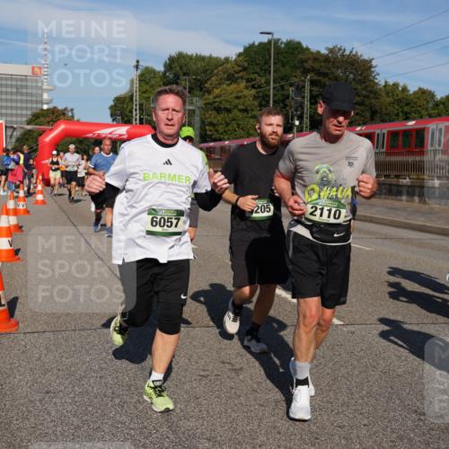 07.09.2025 - BARMER Alsterlauf Yannick Fuchs http://msf.ph/oto/8826266 07.09.2025 10:03:23 Laufen 6057, 205, 10, 2110, 3739 meine-sportfotos.de