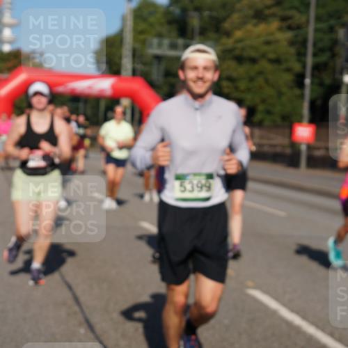 07.09.2025 - BARMER Alsterlauf Yannick Fuchs http://msf.ph/oto/8826291 07.09.2025 10:03:30 Laufen 5399 meine-sportfotos.de