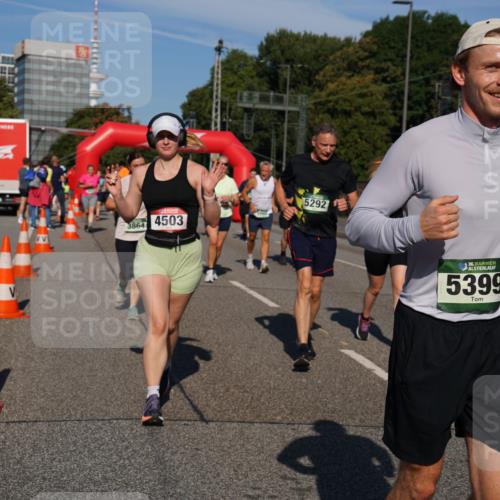 07.09.2025 - BARMER Alsterlauf Yannick Fuchs http://msf.ph/oto/8826293 07.09.2025 10:03:31 Laufen 3864, 4503, 5292, 36, 6, 5399, 5365 meine-sportfotos.de