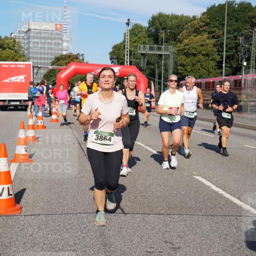07.09.2025 - BARMER Alsterlauf Yannick Fuchs http://msf.ph/oto/8826297 07.09.2025 10:03:32 Laufen 3864, 32, 3265, 8106 meine-sportfotos.de