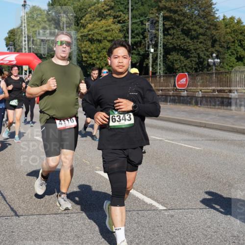 07.09.2025 - BARMER Alsterlauf Yannick Fuchs http://msf.ph/oto/8826314 07.09.2025 10:03:43 Laufen 2292, 15524, 2767, 4110, 6343 meine-sportfotos.de