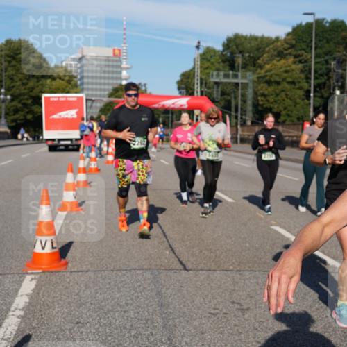 07.09.2025 - BARMER Alsterlauf Yannick Fuchs http://msf.ph/oto/8826324 07.09.2025 10:03:47 Laufen 10, 55 meine-sportfotos.de